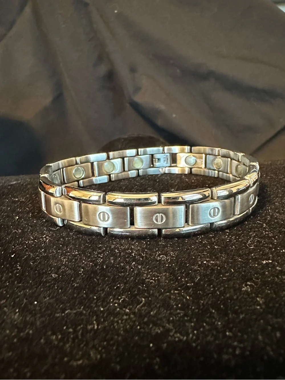 Mens Stainless Steel Screw Head Bracelet